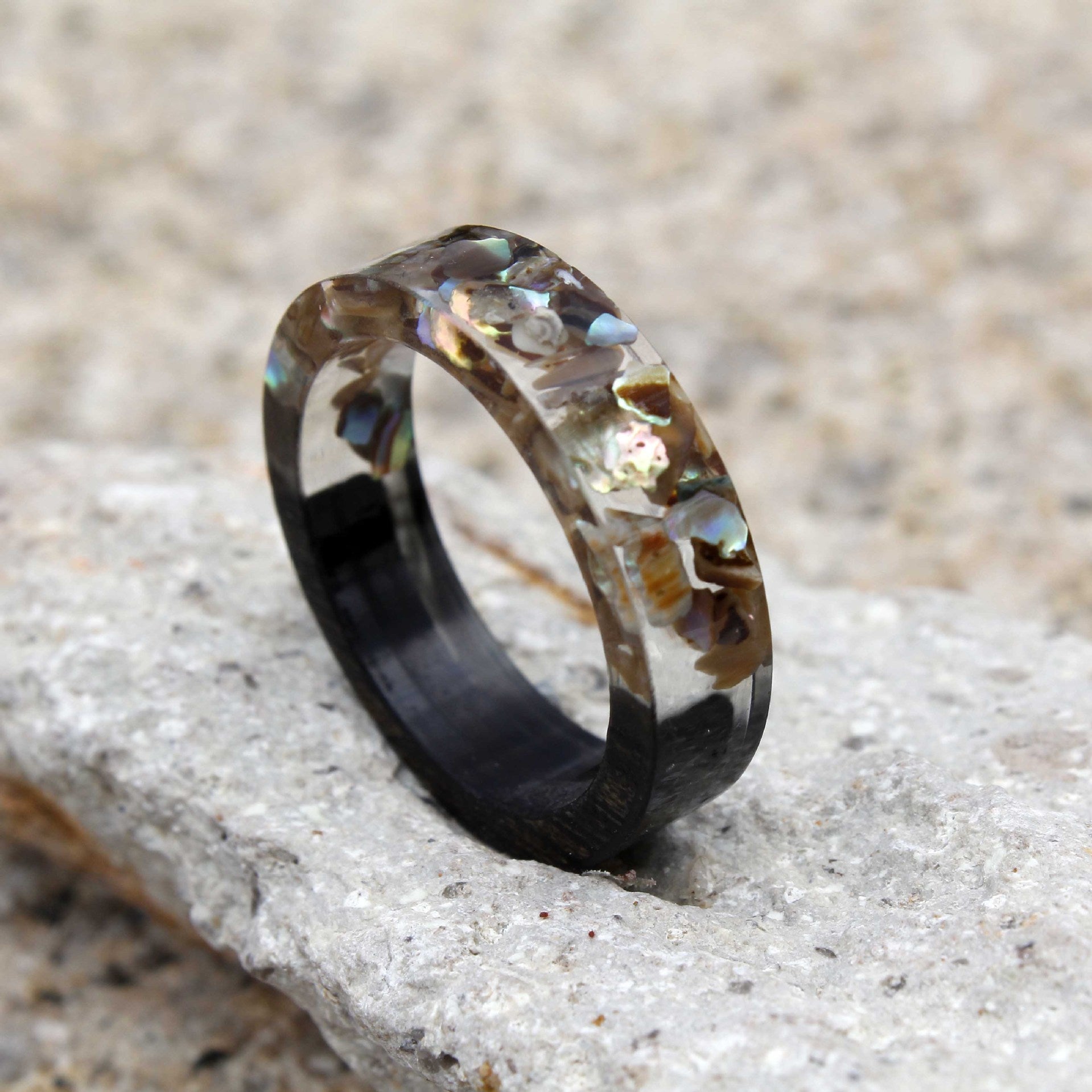 Geheimnisvoller magischer Holzring aus lila Sandelholz, handgefertigt aus Ebenholz !